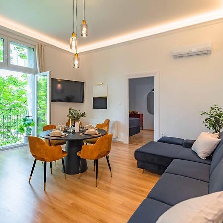 Modern Apartment French Balkony Budapest Esterno foto