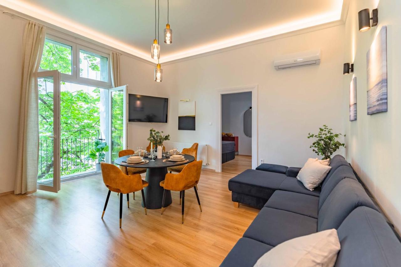 Modern Apartment French Balkony Budapest Esterno foto