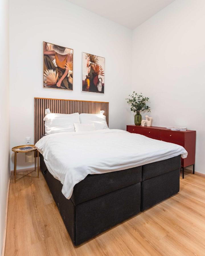 Modern Apartment French Balkony Budapest Esterno foto