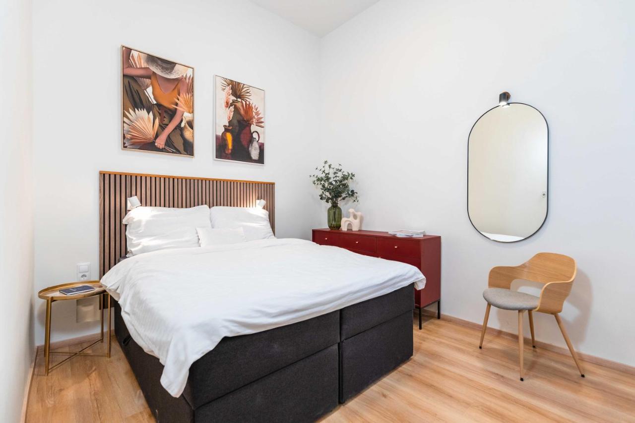 Modern Apartment French Balkony Budapest Esterno foto