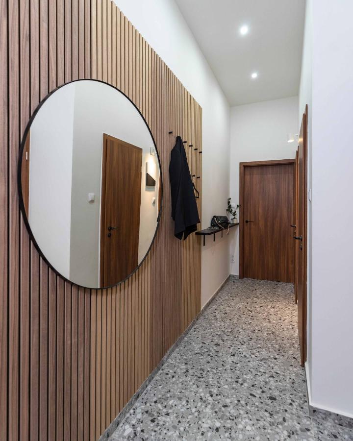 Modern Apartment French Balkony Budapest Esterno foto