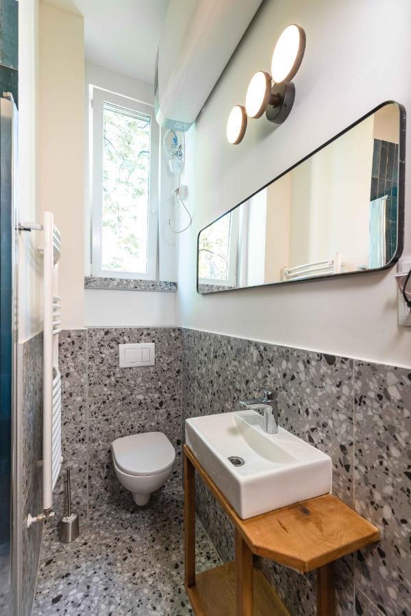 Modern Apartment French Balkony Budapest Esterno foto