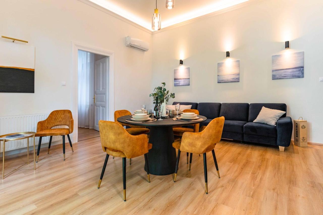 Modern Apartment French Balkony Budapest Esterno foto
