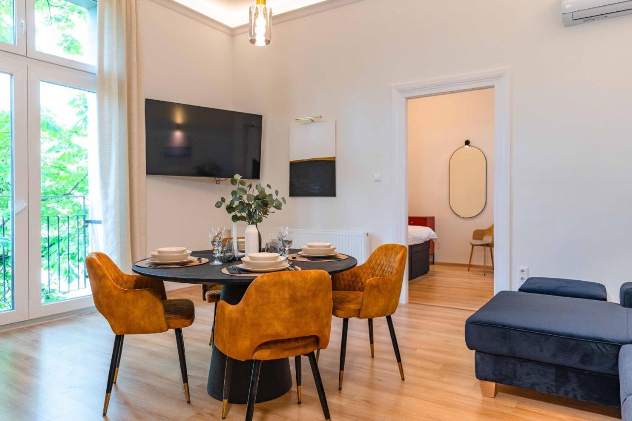 Modern Apartment French Balkony Budapest Esterno foto