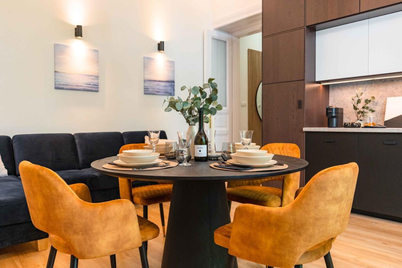Modern Apartment French Balkony Budapest Esterno foto